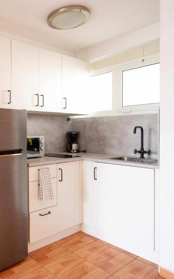 Apartamento Maypa 2 Salitre เมโลเนรัส ภายนอก รูปภาพ
